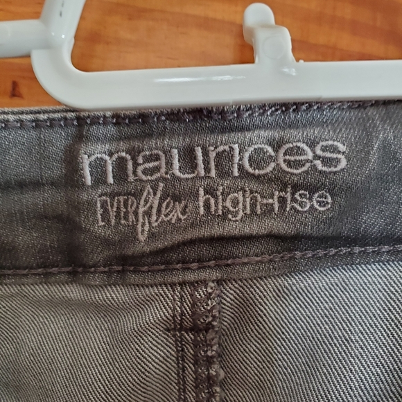 Jeans - Picture 3 of 4